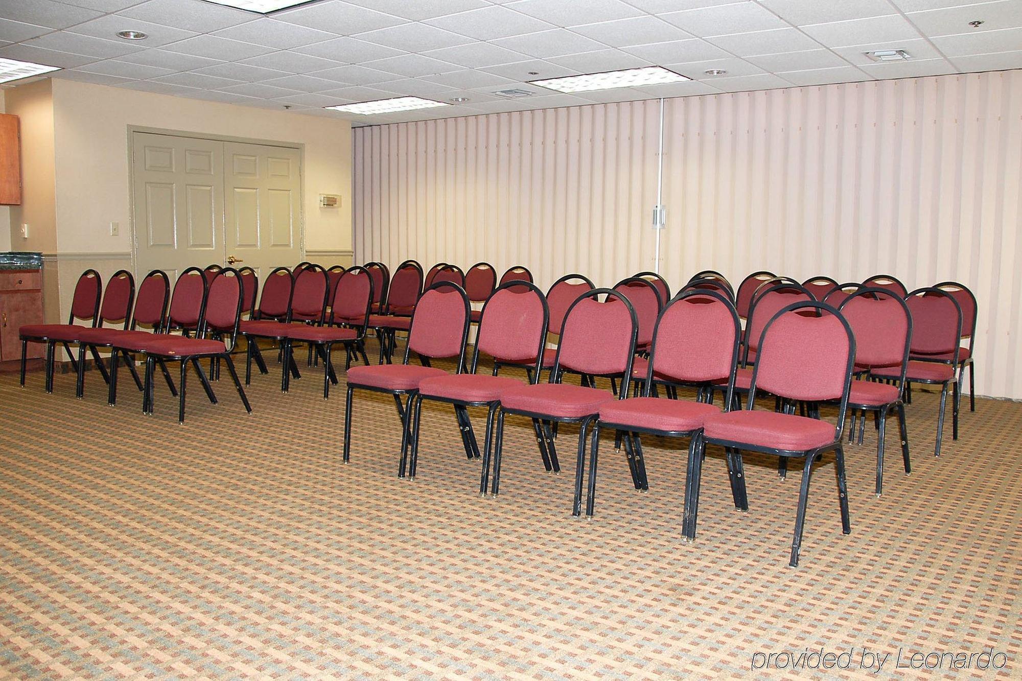 Holiday Inn Express & Suites Birmingham South - Pelham By Ihg Buitenkant foto