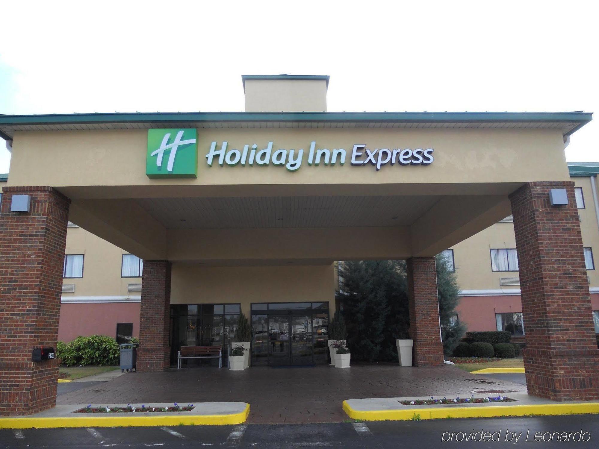 Holiday Inn Express & Suites Birmingham South - Pelham By Ihg Buitenkant foto