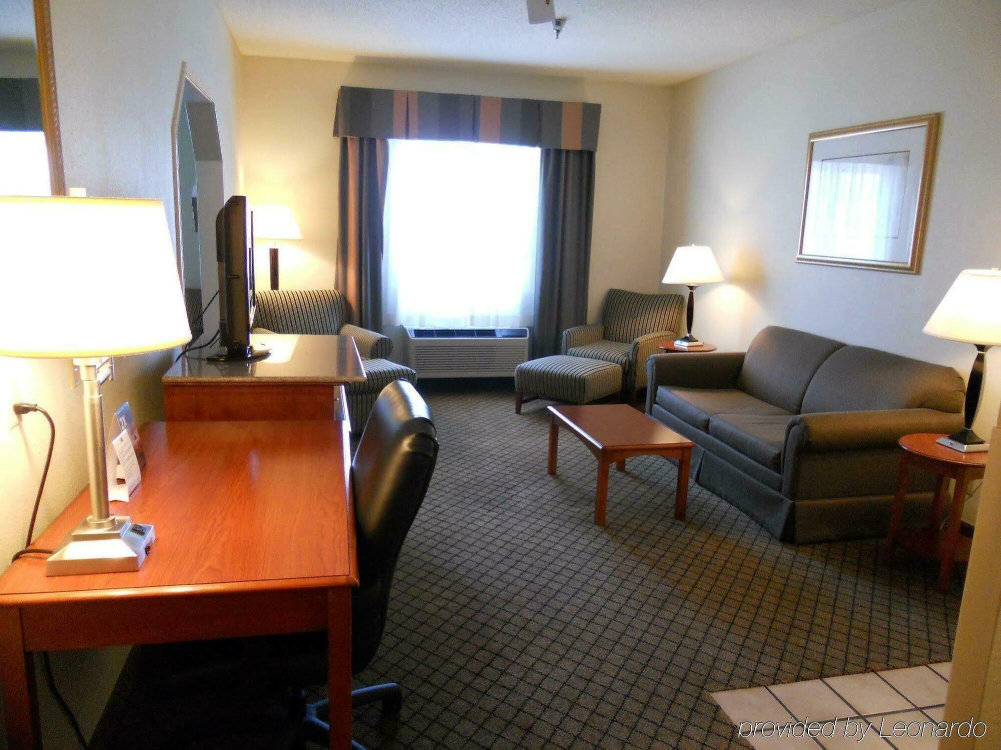 Holiday Inn Express & Suites Birmingham South - Pelham By Ihg Buitenkant foto