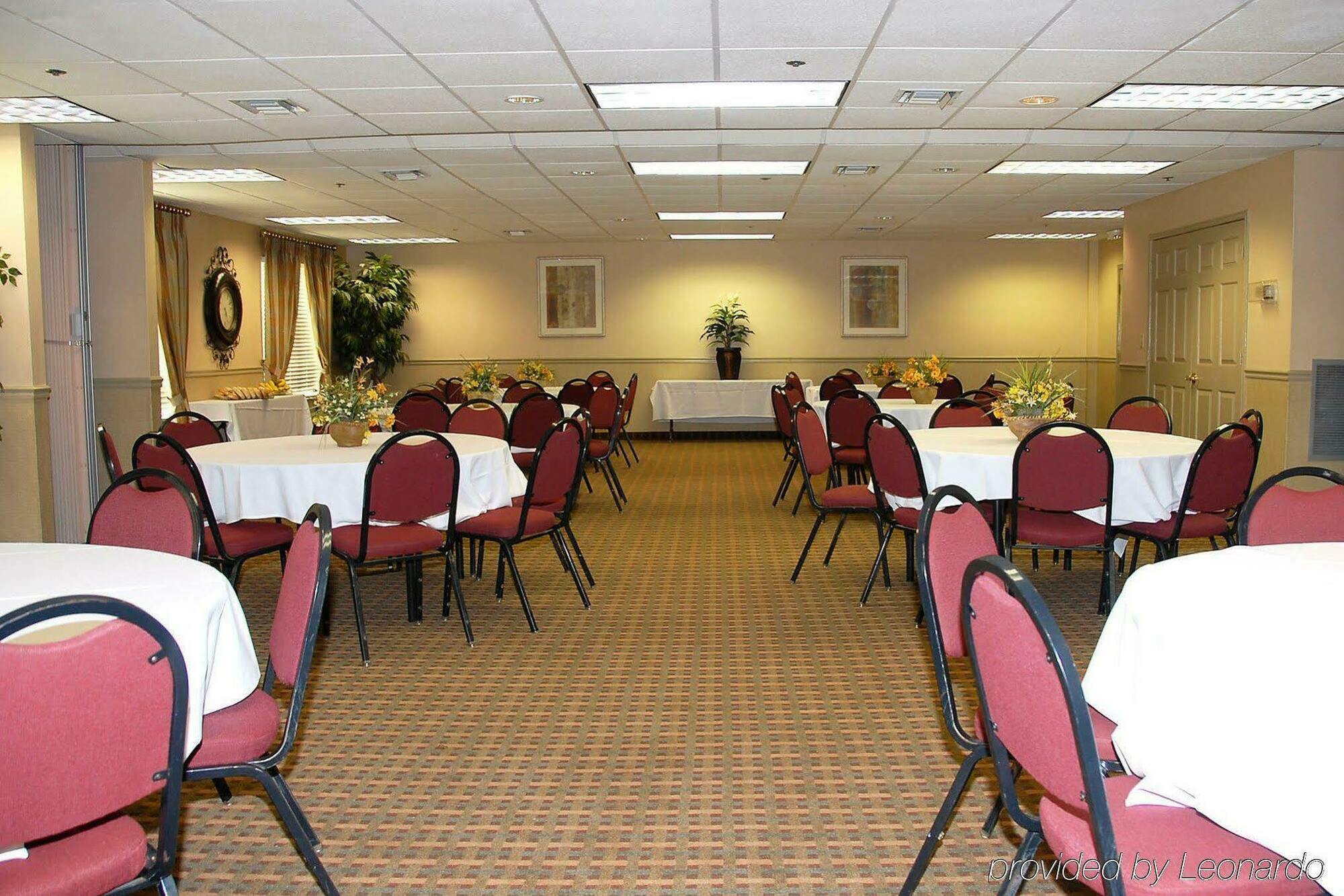 Holiday Inn Express & Suites Birmingham South - Pelham By Ihg Buitenkant foto